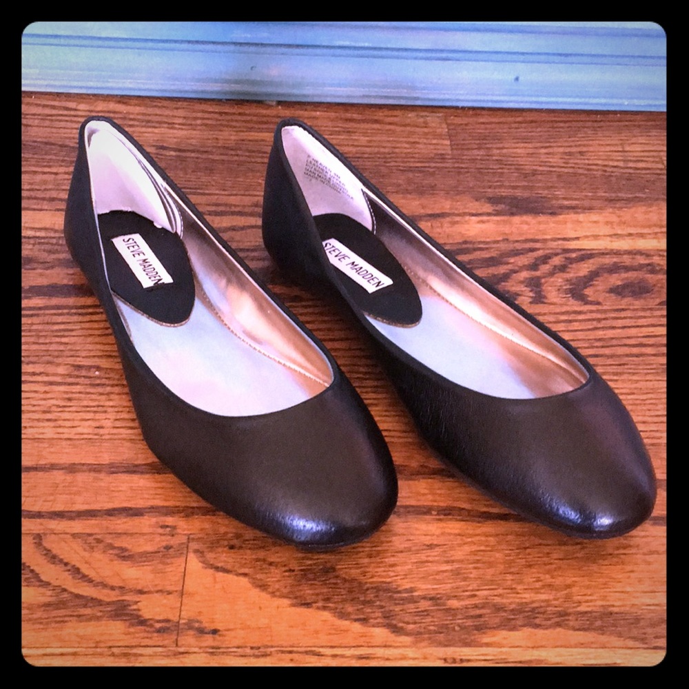 Black Steve Madden flats